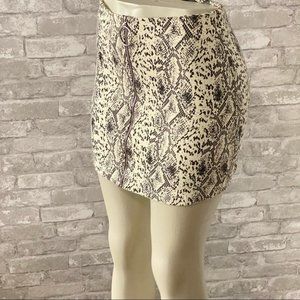 Gorgeous Bodycon Patterned Mini Skirt **MINT CONDITION**